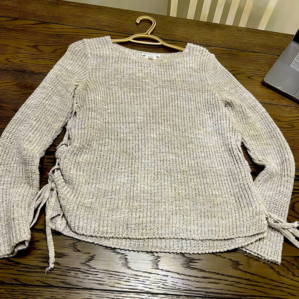American Eagle side tie sweater